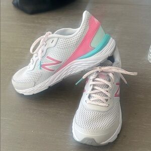 New Balance 680 White and Pink Running Shoes